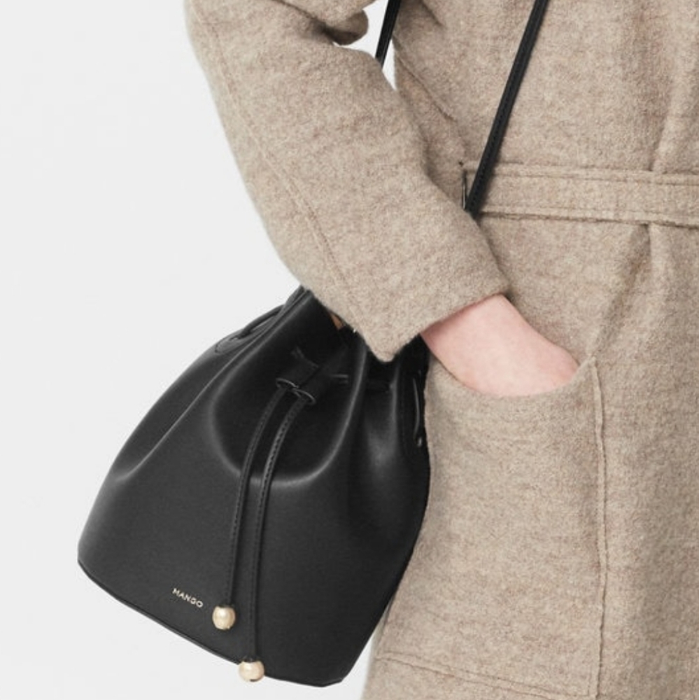 🔥🔥SOLD!🔥🔥 Mango bucket bag - Picture 2 of 14